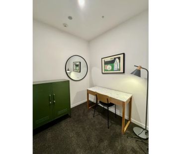 Stylish Split Two Level Apartment - Photo 2