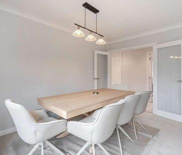 Conifers, Weybridge, Surrey, KT13 - Photo 3