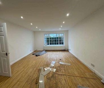 Gleneagles Road, Heald Green, Cheadle, SK8 - Photo 2