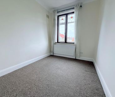 4 bedroom semi-detached house to rent - Photo 5