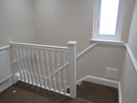 3 bedroom semi-detached house to rent - Photo 2