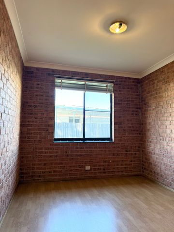 Charming 2-Bedroom Unit in Wallerawang - Photo 3