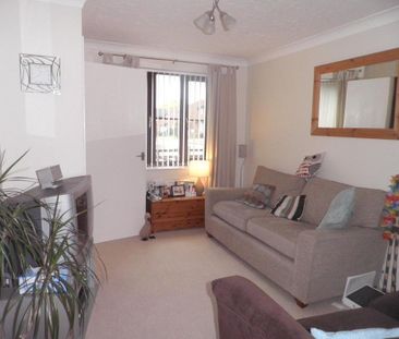 2 bedroom semi-detached house to rent - Photo 3