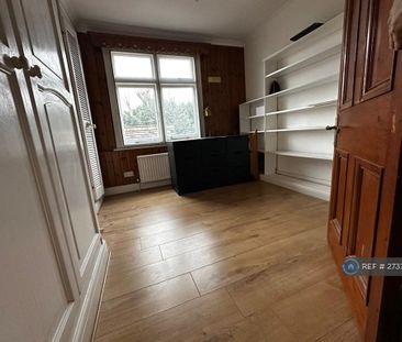 4 bedroom semi-detached house to rent - Photo 6