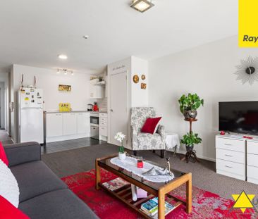 Excellent 1-Bedroom Apartment: Pool Access, Storage & Two Car Parks... - Photo 5