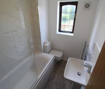 2 bedroom semi-detached house to rent - Photo 4