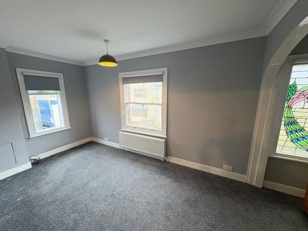 3 bedroom detached house to rent - Photo 2