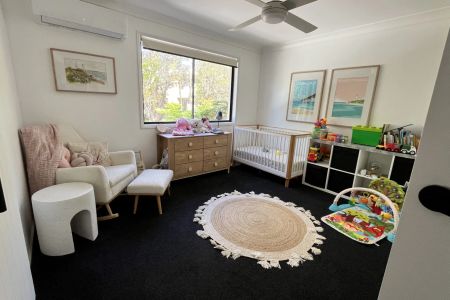 Spacious 3-Bed Townhouse in Prime Biggera Waters Location with Resort-Style Amenities - Photo 3