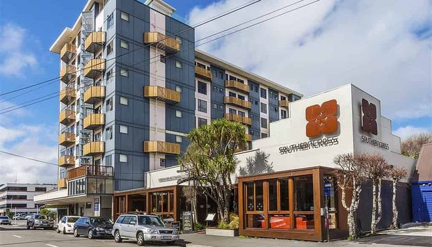 WONDERFUL WELLINGTON APARTMENT LIVING - Photo 1