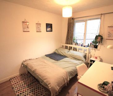 4 bedroom detached house to rent - Photo 2