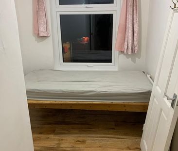 Room in a Shared House, Pretoria Avenue, E17 - Photo 2