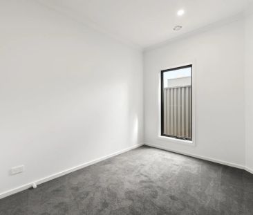 Brand-New Modern Living in Tarneit - Photo 6