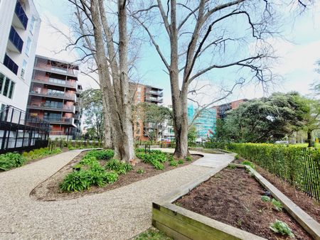 Great location! - Photo 2