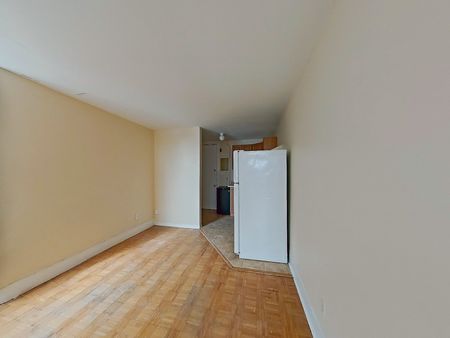 355 Elgin Street - E - Photo 5