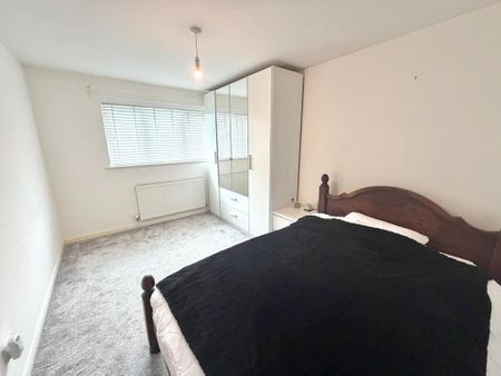 3 bedroom semi-detached house to rent - Photo 3