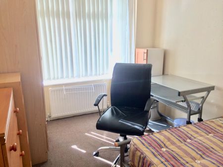 229 DAWLISH ROAD - Photo 3