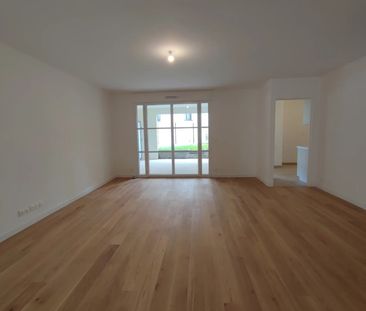 Location Appartement 3 pièces 73m² ST MAUR DES FOSSES 94100 - Photo 2