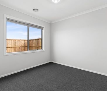 50 Allansford Crescent, Armstrong Creek - Photo 3