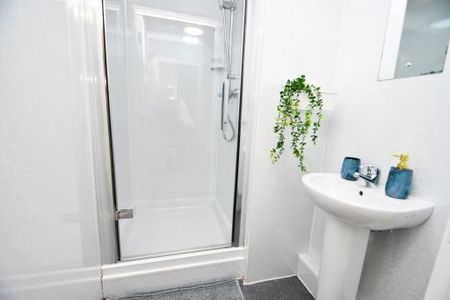 5 bedroom house to rent - Photo 2