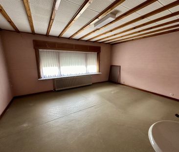 Ruime 5 slaapkamer woning op een perceel van 14a 10ca - Foto 2