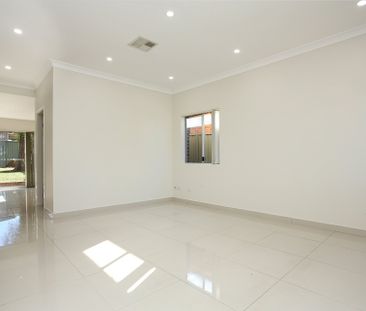 1B Meakin Crescent, Chester Hill NSW 2162 - House For Rent | Domain - Photo 5