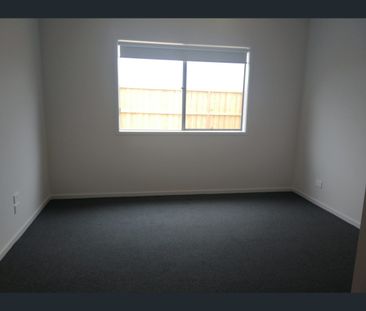 11 spot ave, Wyndham Vale, Vic 3024 - Photo 2
