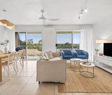 Live the Noosa Lifestyle – Contemporary 2-Bed Unit with Pool - Photo 1