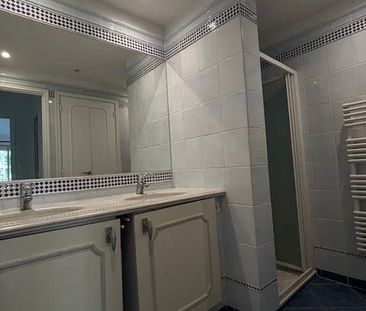 Location Appartement 3 pièces 84m² LE CANNET 06110 - Photo 6