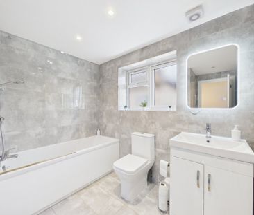 Desford Way, Ashford, Surrey,TW15 - Photo 5