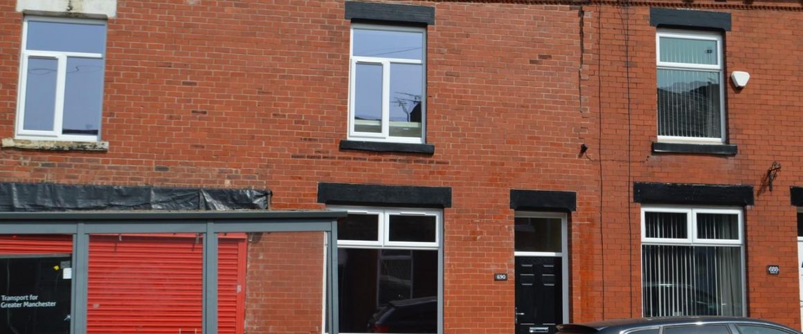 Hollins Road, Oldham - Photo 1