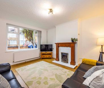 3 bedroom semi-detached house to rent - Photo 4