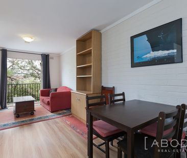 Fully Furnished Apartment in the heart of Crawley - Photo 1