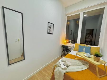 Calle Condes de Barcelona, Madrid, Community of Madrid 28019 - Photo 5