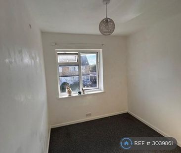 3 bedroom semi-detached house to rent - Photo 6