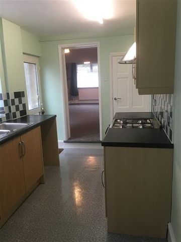 3 bedroom terraced house to rent - Photo 3