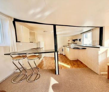 13 Garden Crescent, West Hoe, Plymouth - Photo 5