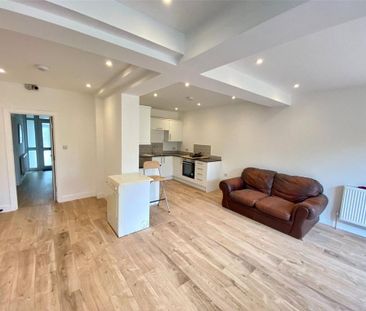 9 bedroom semi-detached house to rent - Photo 2