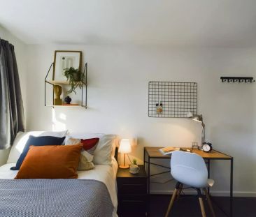 4 Bedroom House - Photo 4