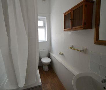 2 bedroom private hall to rent - Photo 5