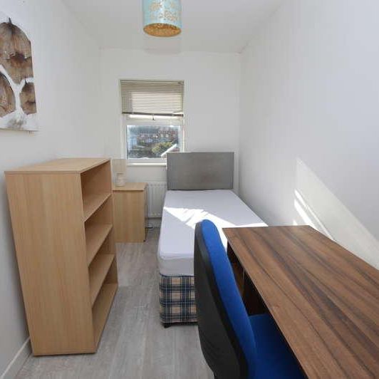 Lenz Close, Colchester, CO1 - Photo 1