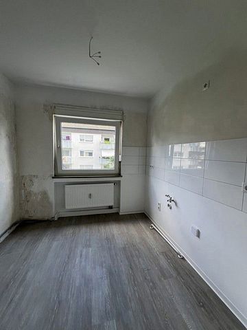 Schöne Wohnung sucht Mieter: günstige 3-Zimmer-Wohnung - Foto 3