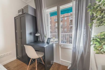 Carrer de Calàbria, Barcelona, Catalonia 08029 - Photo 2