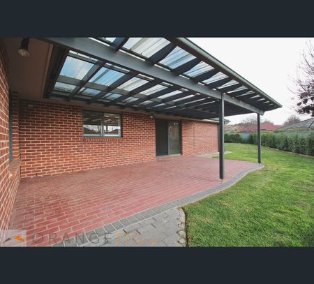 17 Agland Crescent, Orange, NSW 2800 - Photo 4