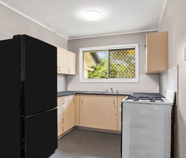 2 Maxwell Street, Riverview, QLD 4303 - Photo 4