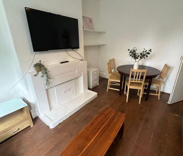 8 bedroom house to rent - Photo 3