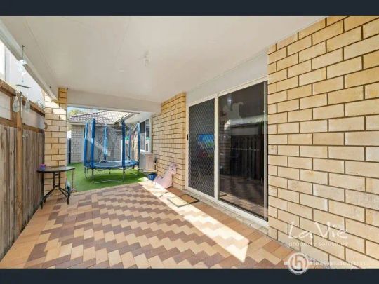 “"Inviting Family Oasis: Your Ideal Retreat Awaits!"” - Photo 1