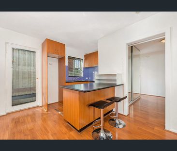 CENTRAL LOCATION CLOSE TO STATION AND SHOPS - Photo 1