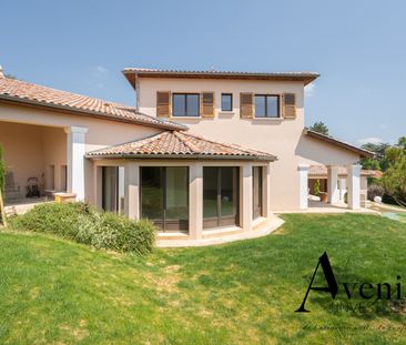 Maison meublée de 243m² sur terrain de 1255m² avec 5 chambres, gara... - Photo 1
