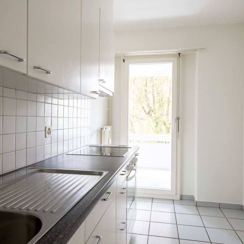 Zwischen Gartenbad Bachgraben und Kannenfeldpark - helle 3-Zimmerwohnung in Basel - Photo 1