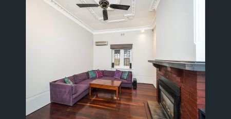 Character home 3-bedroom, & Pool - Photo 2